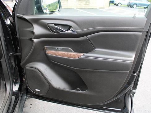 Used 2023 GMC Acadia Denali w/ Denali Ultimate Package AWD/4WD image 40