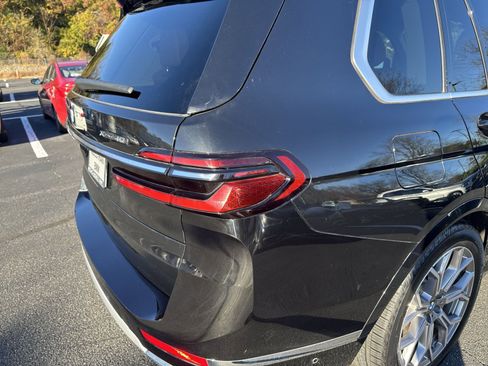 Used 2023 BMW X7 xDrive40i w/ Premium Package image 29