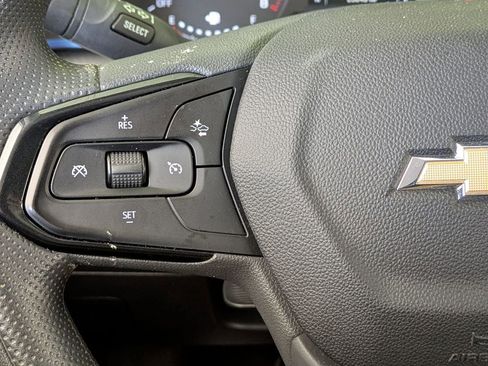 Used 2025 Chevrolet Trax LS FWD image 17
