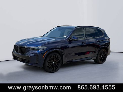 Used 2025 BMW X5 xDrive40i w/ M Sport Package AWD/4WD image 7