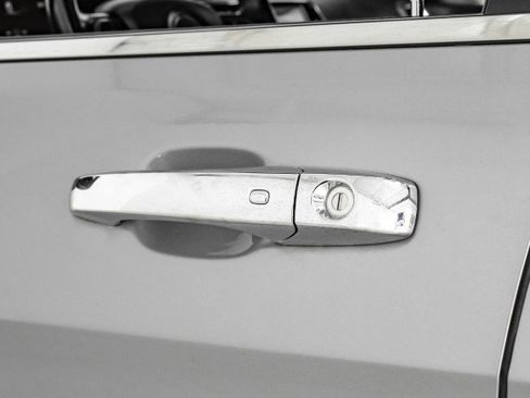 Used 2020 Jeep Grand Cherokee Limited image 38