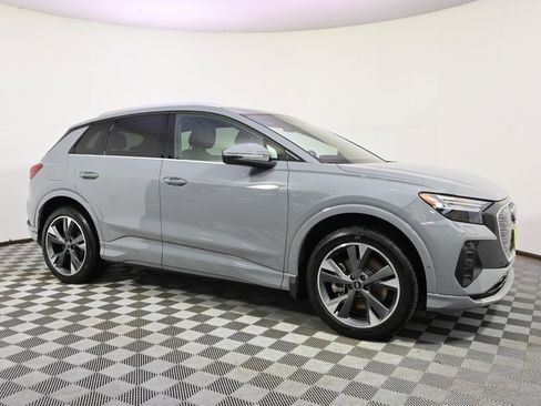 Used 2022 Audi Q4 e-tron Prestige image 8