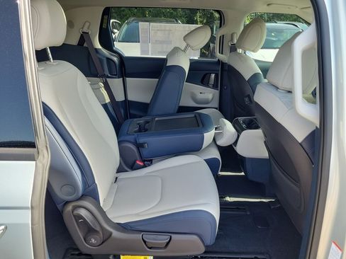 New 2026 Kia Carnival SX FWD image 12