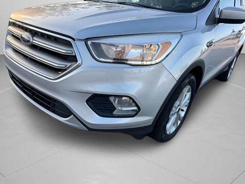 Used 2017 Ford Escape SE w/ SE Cold Weather Package AWD/4WD image 30