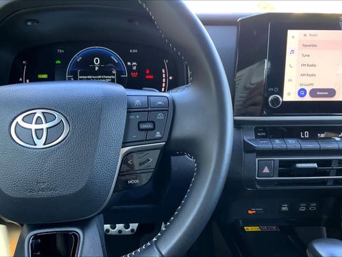 Used 2025 Toyota Camry SE FWD image 24