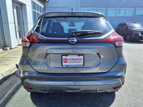 New 2025 Nissan Kicks Play S image 9