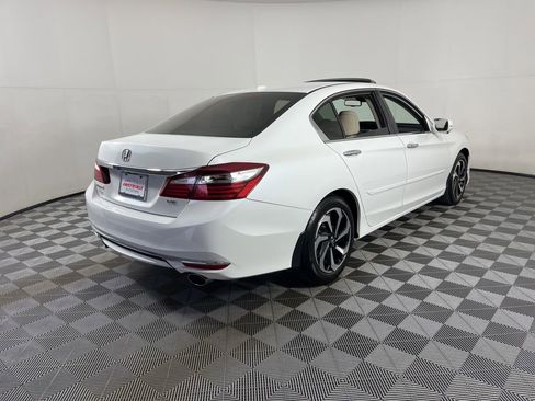Certified 2017 Honda Accord EX-L image 15