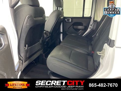 Used 2024 Jeep Wrangler Unlimited Rubicon 4xe w/ Technology Group AWD/4WD image 29