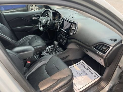Used 2019 Jeep Cherokee Limited AWD/4WD image 19