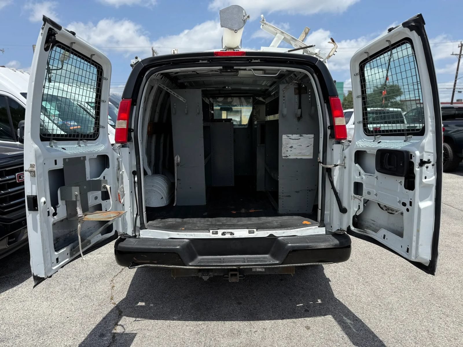 Used 2013 Chevrolet Express 2500 RWD image 7