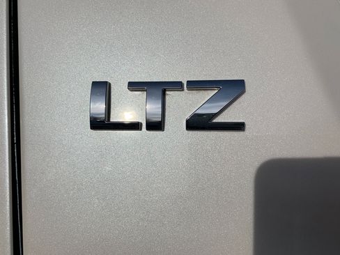 Used 2012 Chevrolet Avalanche LTZ image 48