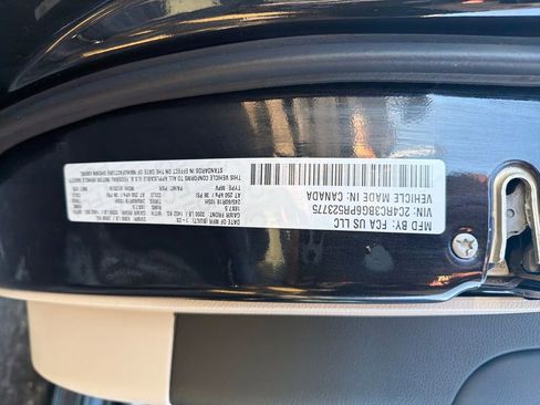 Used 2023 Chrysler Pacifica Touring-L w/ Uconnect Theater Family Group image 29