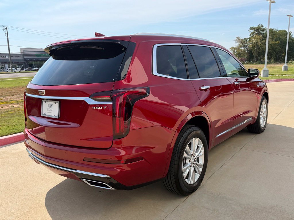 Used 2025 Cadillac XT6 Luxury FWD image 6