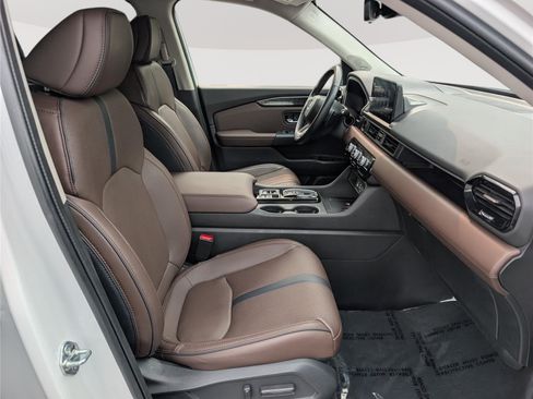 Used 2023 Honda Pilot Elite image 11