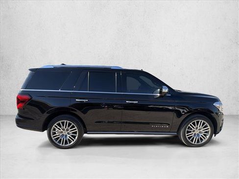 Used 2022 Ford Expedition Platinum AWD/4WD image 6