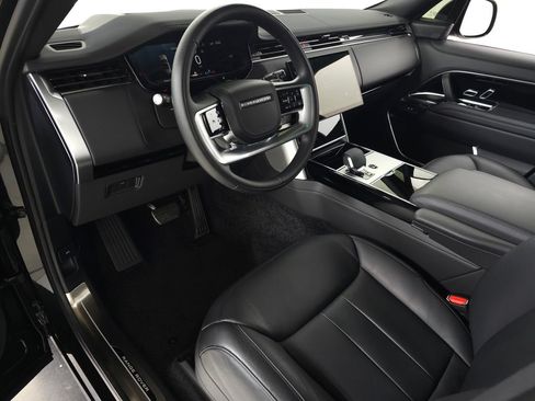 Used 2026 Land Rover Range Rover SE AWD/4WD image 17