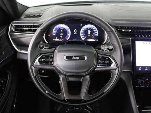 Used 2025 Jeep Grand Cherokee Overland AWD/4WD image 20