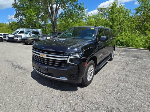 Used 2024 Chevrolet Suburban LT AWD/4WD image 1