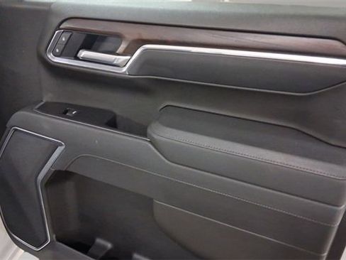 Used 2025 GMC Sierra 1500 SLT image 18