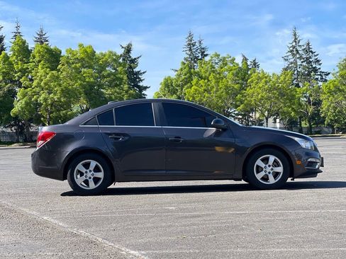 Used 2016 Chevrolet Cruze LT image 23
