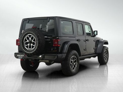 Used 2025 Jeep Wrangler Unlimited Rubicon w/ Dual Top Group AWD/4WD image 5