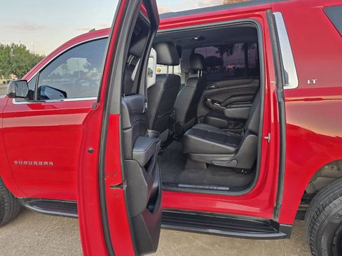 Used 2020 Chevrolet Suburban LT image 15