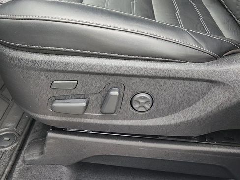 Used 2024 Kia Telluride SX Prestige w/ Towing Package AWD/4WD image 9