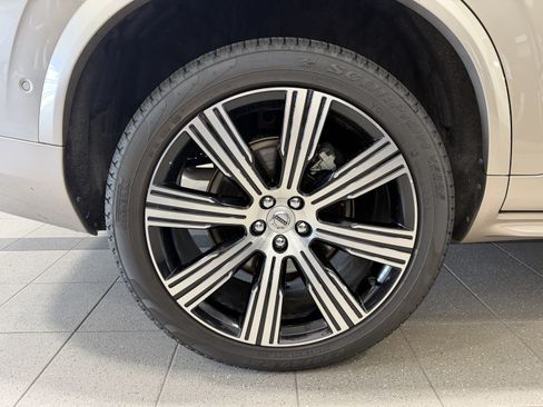 Used 2023 Volvo XC90 B6 Ultimate w/ Lounge Package AWD/4WD image 10