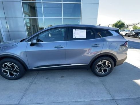 Used 2025 Kia Sportage LX FWD image 7