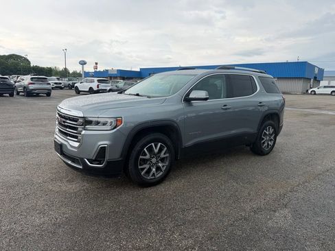 Used 2023 GMC Acadia SLT AWD/4WD image 3