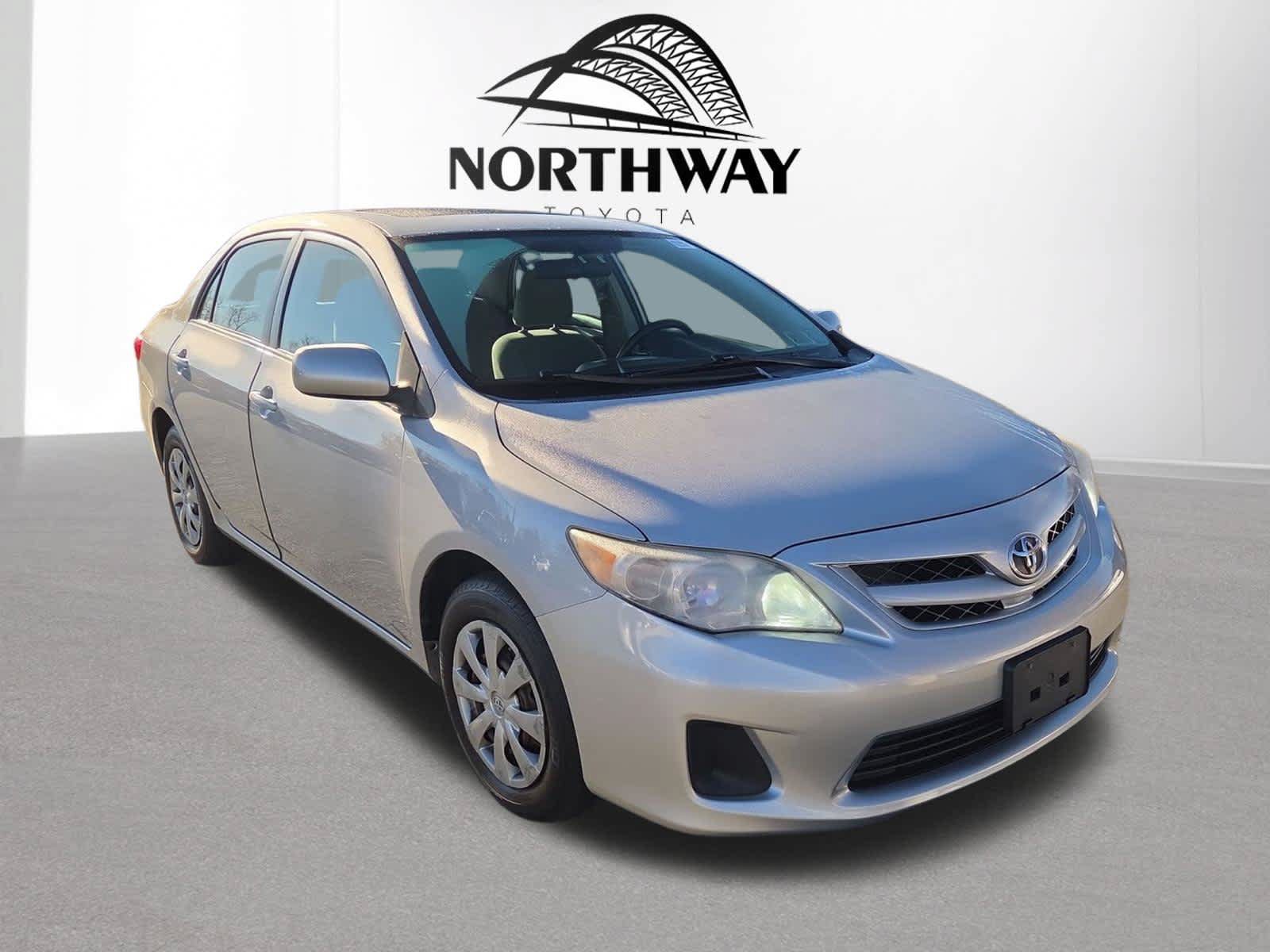Used 2011 Toyota Corolla LE FWD image 1