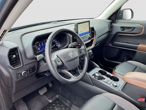 Used 2024 Ford Bronco Sport Outer Banks w/ Tech Package image 9