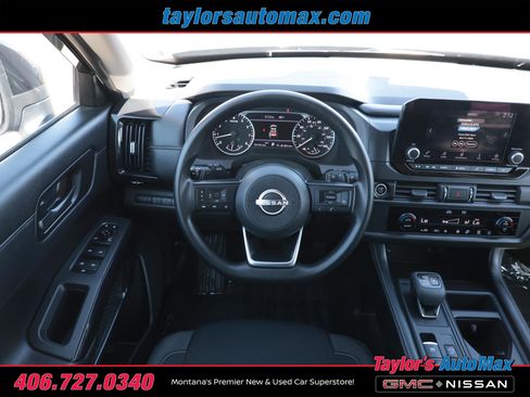 Used 2024 Nissan Pathfinder S image 27