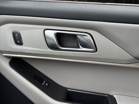 New 2026 Ford Explorer Active w/ Active Comfort Package image 11