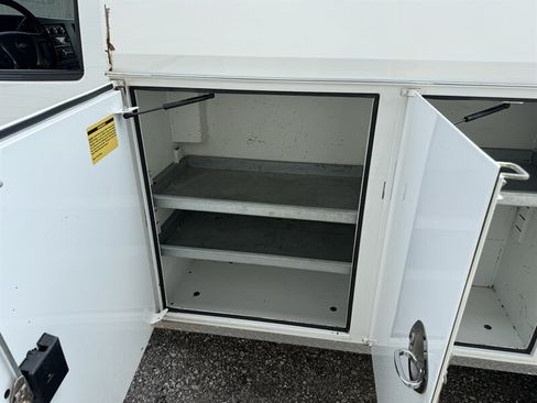 Used 2018 Chevrolet Express 3500 w/ Power Convenience Package RWD image 22