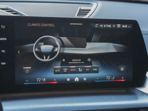 Certified 2026 BMW X2 xDrive28i AWD/4WD image 25