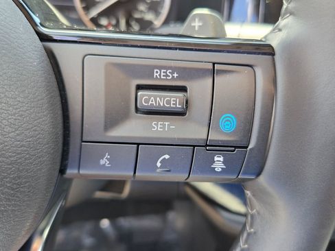 Used 2023 Nissan Pathfinder SL w/ Black Appearance Package AWD/4WD image 24