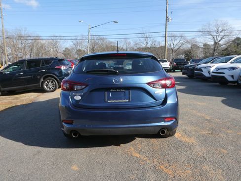Used 2017 MAZDA MAZDA3 Touring image 6