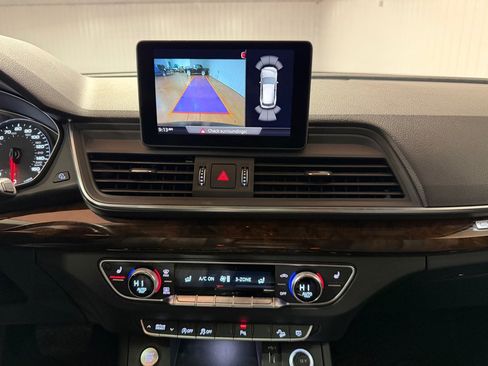 Used 2020 Audi Q5 2.0T Premium w/ Convenience Package image 31