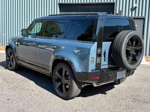 New 2026 Land Rover Defender 110 X-Dynamic SE AWD/4WD image 3