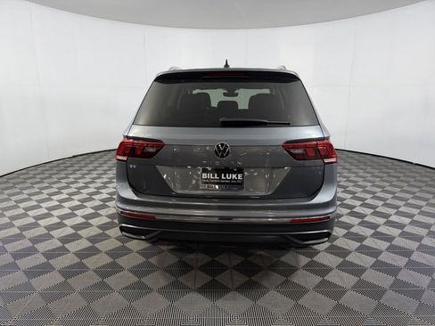 Used 2022 Volkswagen Tiguan SE image 7