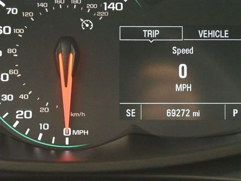Used 2022 Chevrolet Trax LT w/ Sport Edition FWD image 14