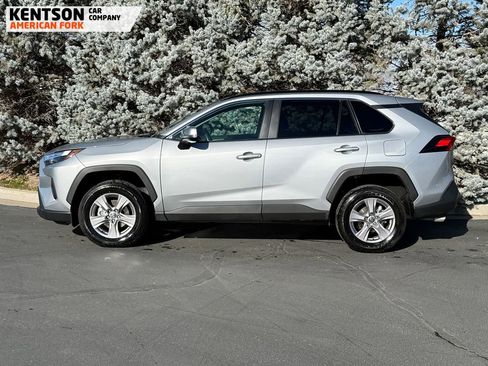 Used 2025 Toyota RAV4 XLE image 3