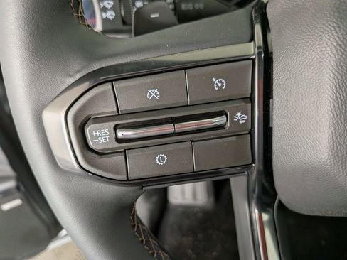New 2026 GMC Acadia AT4 w/ Luxury Package AWD/4WD image 21