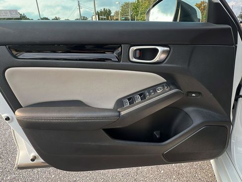 Used 2022 Honda Civic Touring image 22