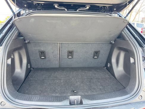 Used 2023 Chevrolet Bolt EUV LT FWD image 20