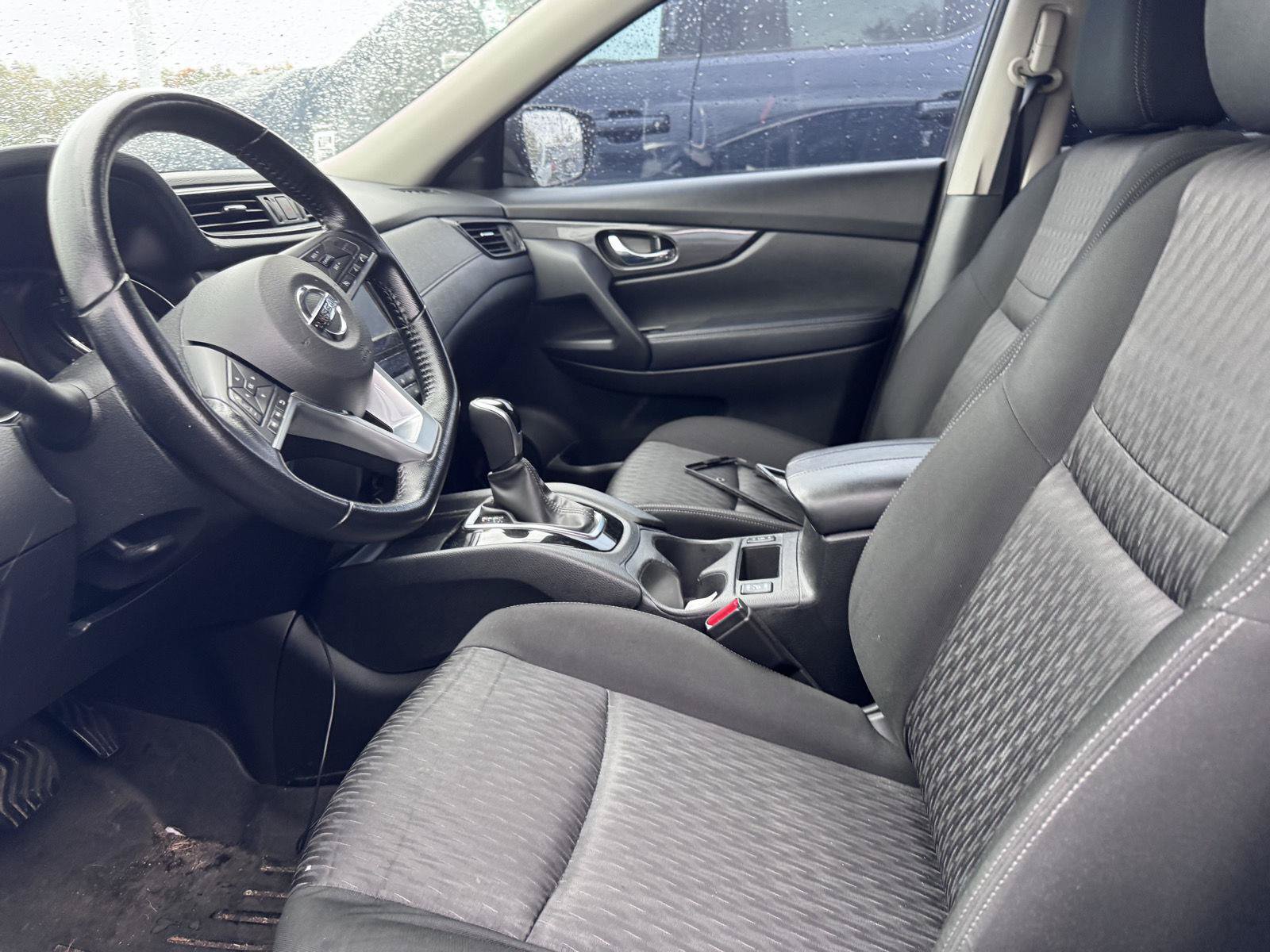 Used 2020 Nissan Rogue SV AWD/4WD image 10