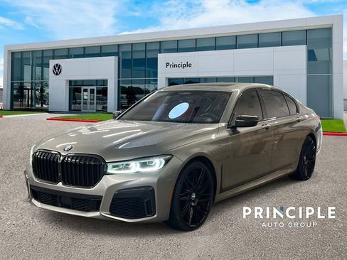 Used 2021 BMW M760i xDrive image 1