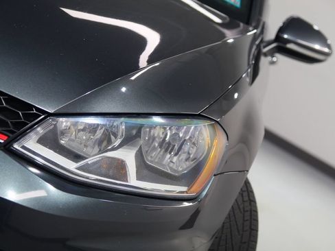 Used 2016 Volkswagen GTI 4-Door FWD image 9