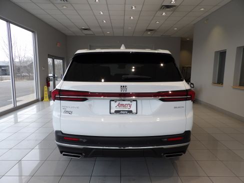 Used 2025 Buick Enclave Preferred image 5